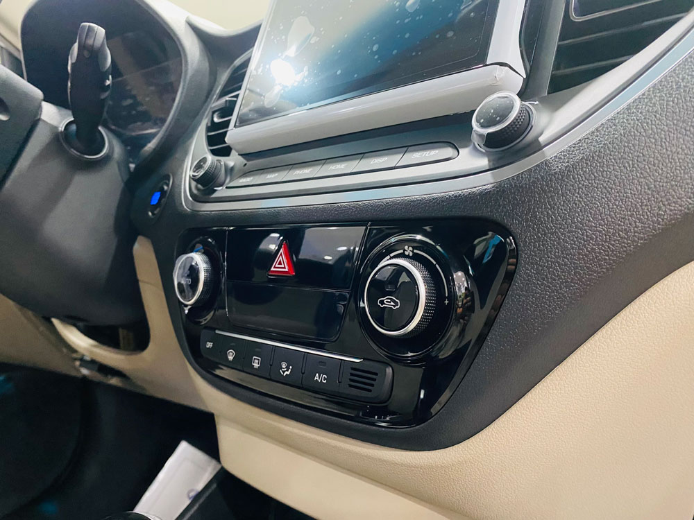 he thong dieu hoa tu dong Hyundai Accent 1.4 AT dac biet
