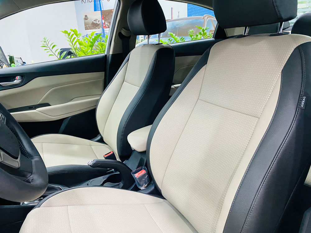ghe ngoi Hyundai Accent 1.4 AT dac biet