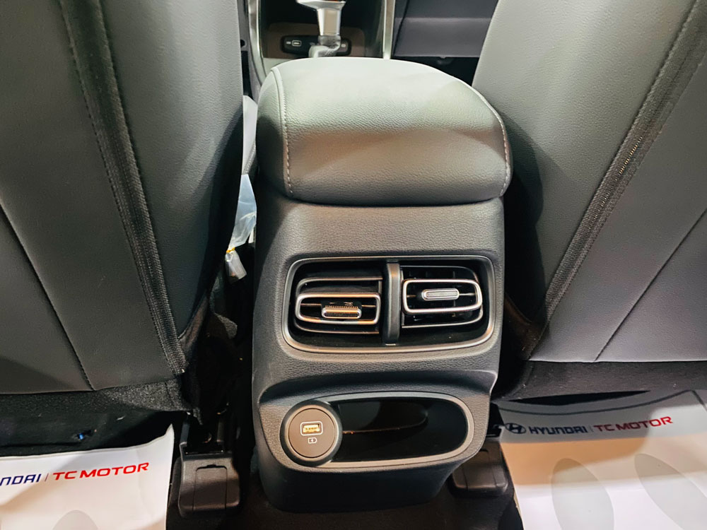 hoc gio lam mat hang ghe sau hyundai Creta 1.5 at dac biet